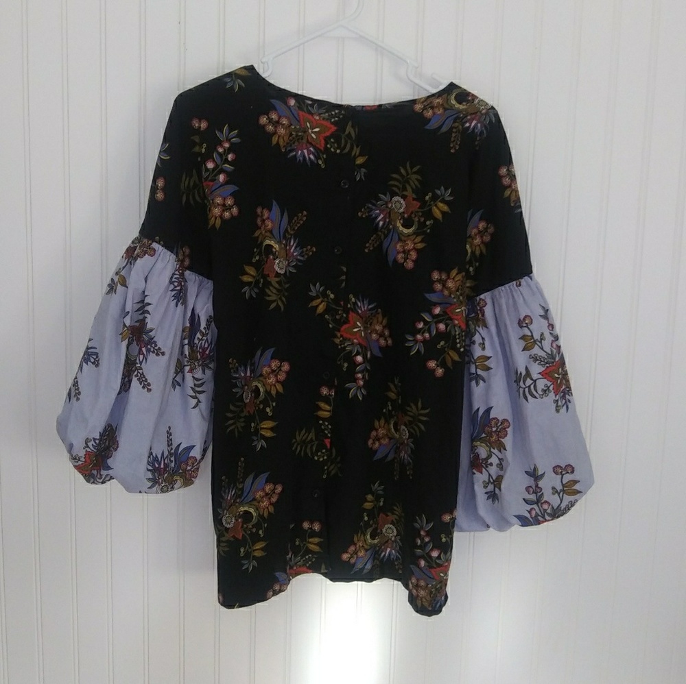 Loft boho balloon sleeve top. Large. Navy blue